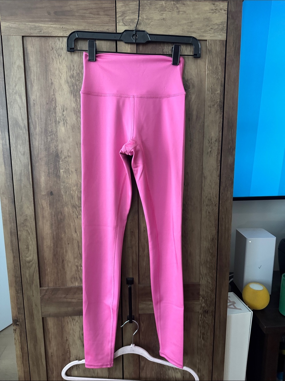 Alo Yoga Pink High-Waist Active Leggings - full length - airlift